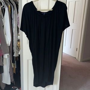 Simple black easy to wear t shirt dress with ruching